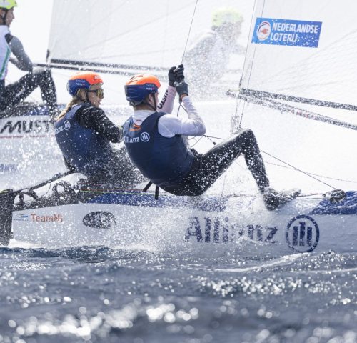Dutch sailing team in action