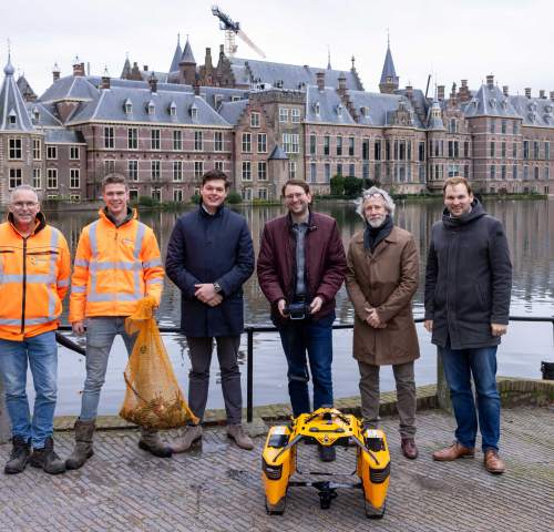 Jellyfishbot pilot launch Hofvijver