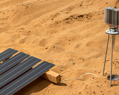Sunglacier in the desert of Mali close up Photo of Hessel Waalewijn