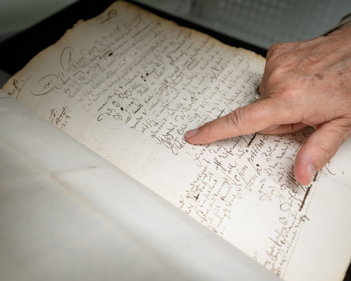Inventory list of Baruch Spinoza first item in four kilometres of new archive. Photo credit Martijn Beekman