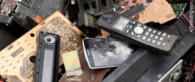 electronics devices on landfill to be recycles