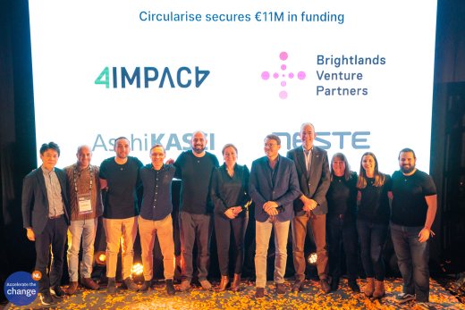 Ceremony celebrating investment in Circularise by 4impact