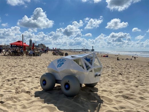 Robot that helps to clean the beach of Scheveningen Project BB- Edwin Bos Robot that helps to clean the beach of Scheveningen Project BB- Edwin Bos
