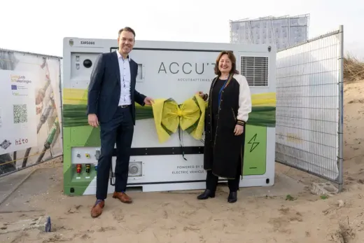 launch beach battery Schevening with stedin and Saskia Bruines