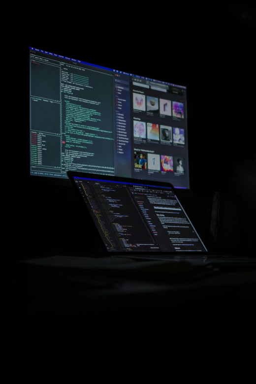 Coding computer by Tai Bui on Unsplash