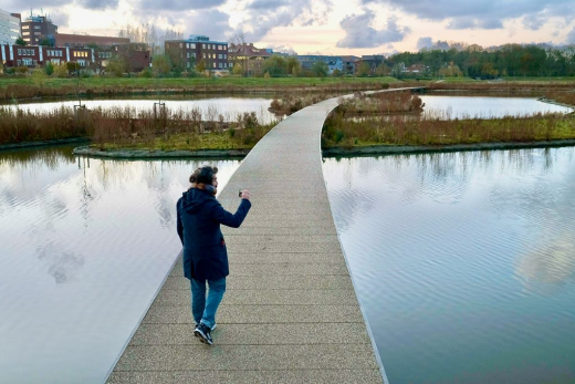Michael Rakowitz on site visit in Molenvlietpark. Photography by Wineke van Muiswinkel. Michael Rakowitz on site visit in Molenvlietpark. Photography by Wineke van Muiswinkel.