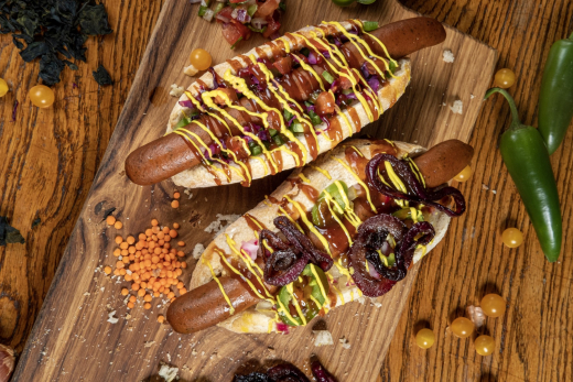 Meat you halfway hotdog of Olijck Foods picture credits Frenkie-MYHW